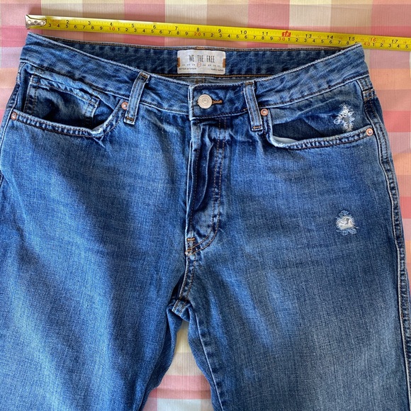 we the free ankle midrise jeans, size 27 medium wash distressed hem - Picture 8 of 9